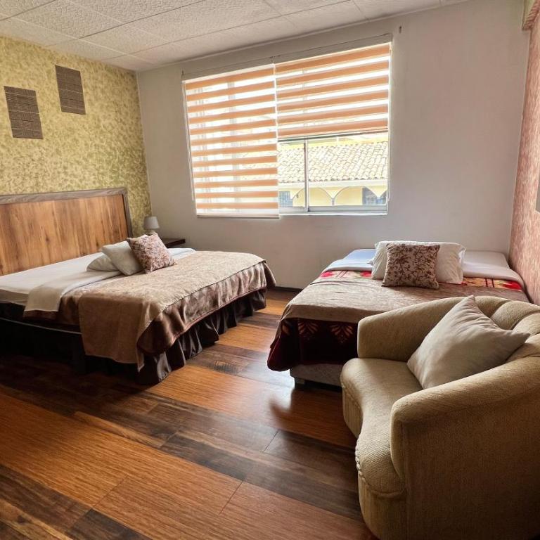 Casa Perla Cuencana Hostal - Twin Room with City View - 2
