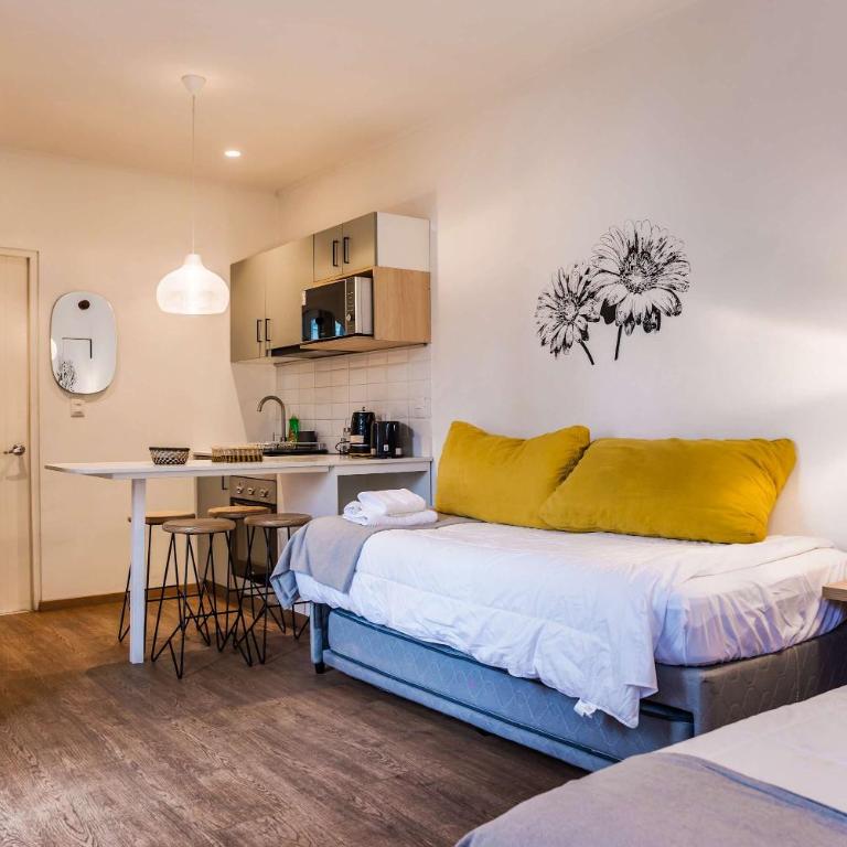 Chic 1BR for 4 Bellavista Metro & Hospital Access - Studio - 10