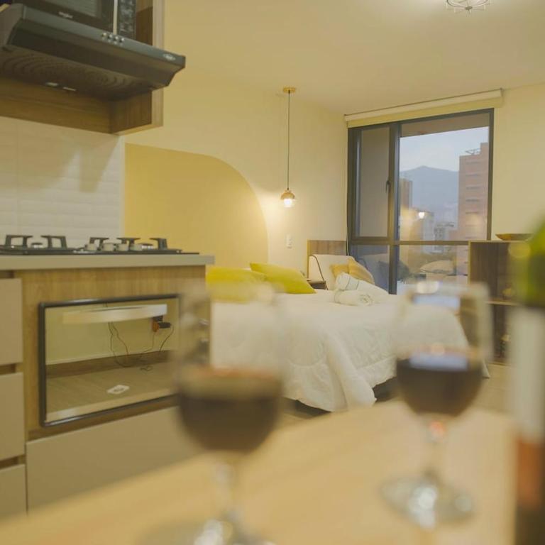 Loft Alegría Medellín - One-Bedroom Apartment with City View - 36