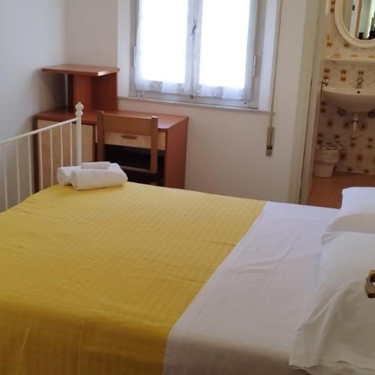 Fiorina Bed&Breakfast - Colazione fino a mezzogiorno - Beach Village gratuito - Aquafan 25e - Oltremare 22e - Grande Chambre Simple - 3
