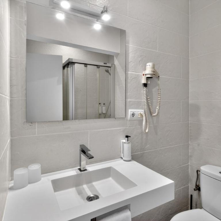 Hotel Cadaqués1962 by Fimedhotels - Habitación Doble Económica - 1 o 2 camas - 3