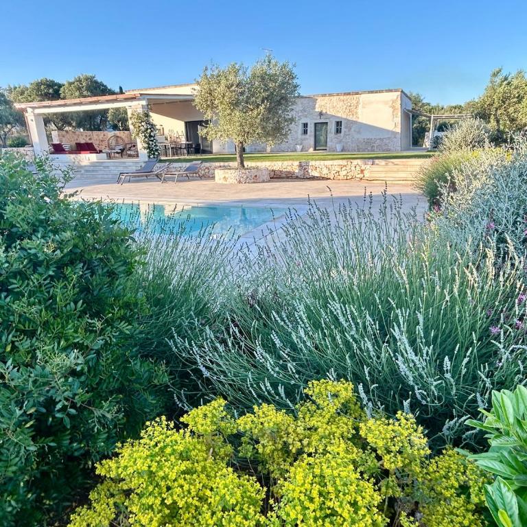 Ostuni Cervarolo Villa 3 bedrooms Pool Olive Grove near the Sea - Deluxe Villa - 1