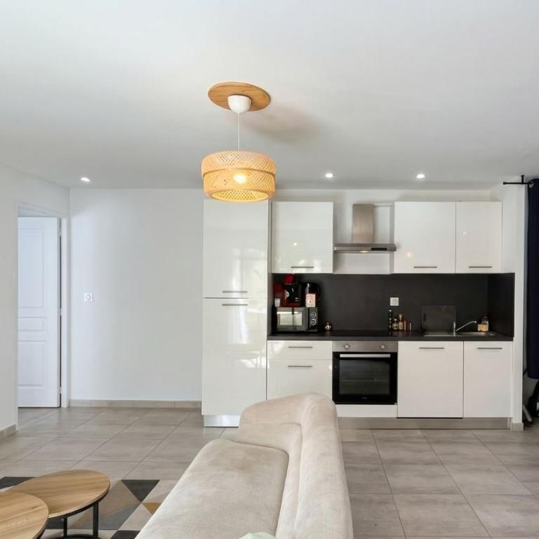 LE 84 - Grand T3 Climatisé - Terrasse & Parking Privé - Appartement 2 Chambres - 3