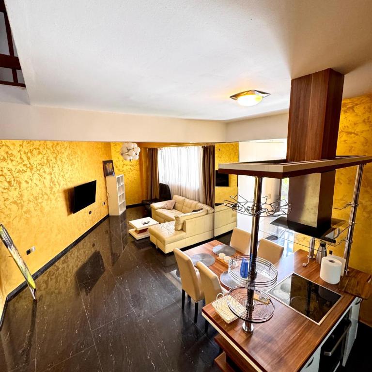 Central Point Apartment - Two-Bedroom Apartment - 29