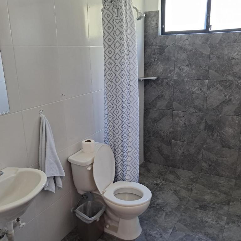 Villa Marianita - Three-Bedroom Home - 9