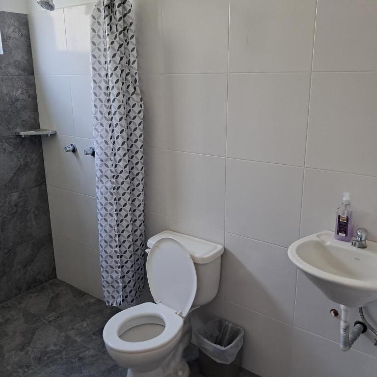 Villa Marianita - Three-Bedroom Home - 14