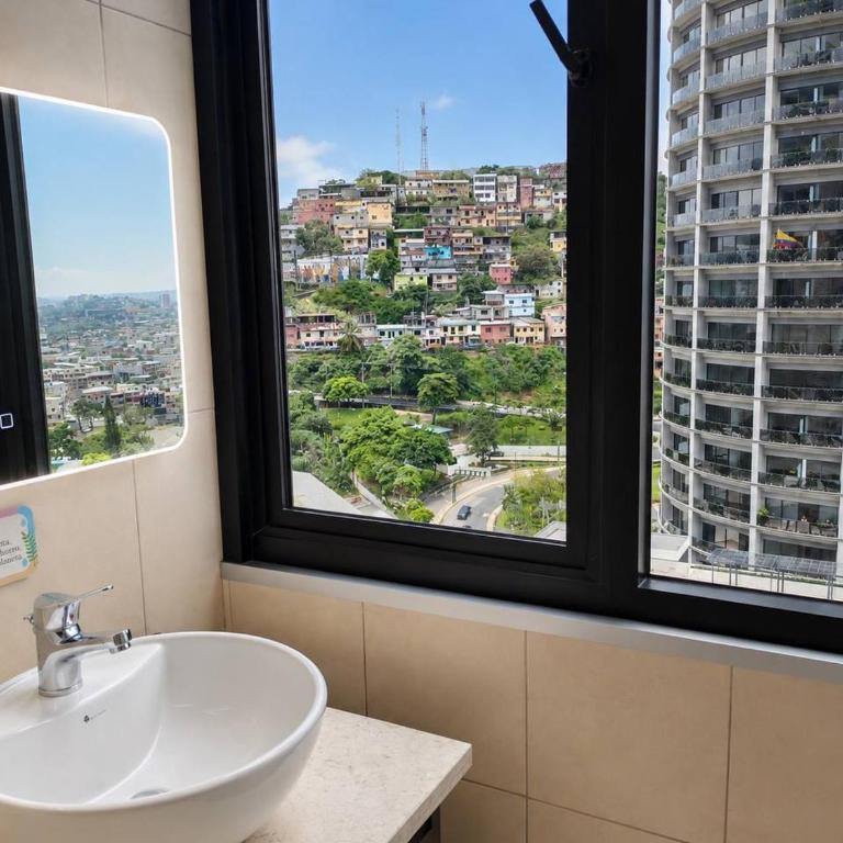 Bellini Puerto Santa Ana, Pool, Parking, AC & Laundry, Cerca de bares y restaurantes - Two-Bedroom Apartment - 16