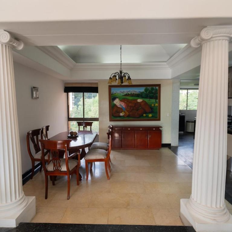 Apartamento amplio en El Poblado, cerca de Provenza - One-Bedroom Apartment - 2