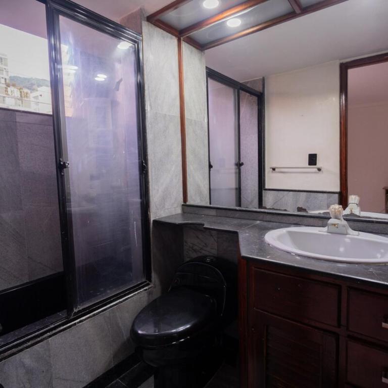 Apartamento amplio en El Poblado, cerca de Provenza - One-Bedroom Apartment - 11
