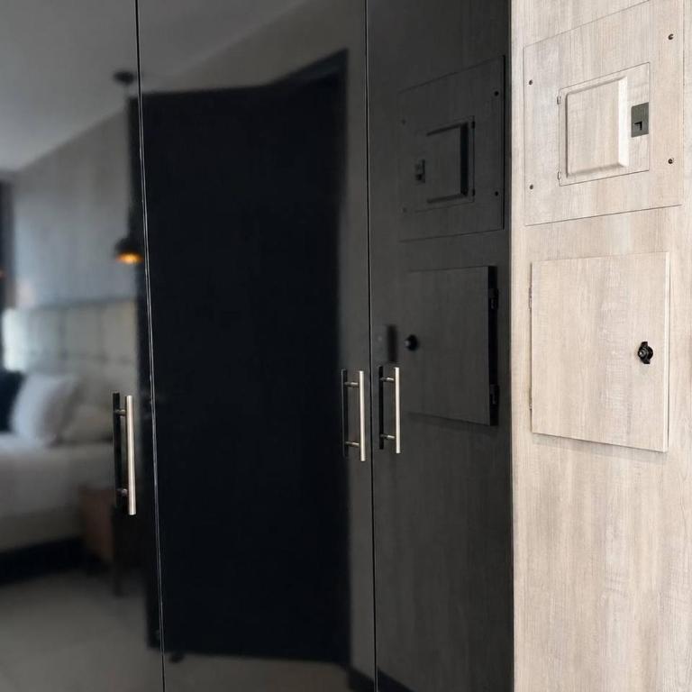 Bellini Puerto Santa Ana, Pool, Parking, AC & Laundry, Cerca de bares y restaurantes - Suite - 3