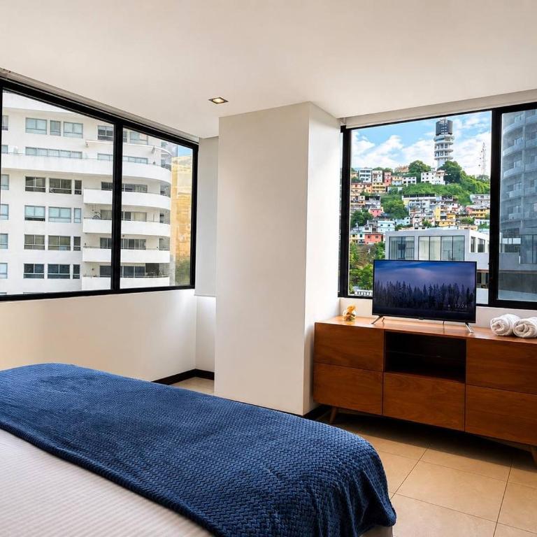 Bellini Puerto Santa Ana, Pool, Parking, AC & Laundry, Cerca de bares y restaurantes - Suite - 13