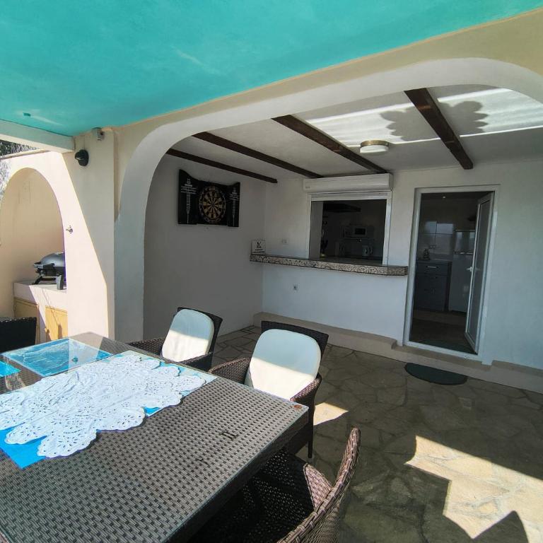 Villa Maestral - Three-Bedroom Villa - 13