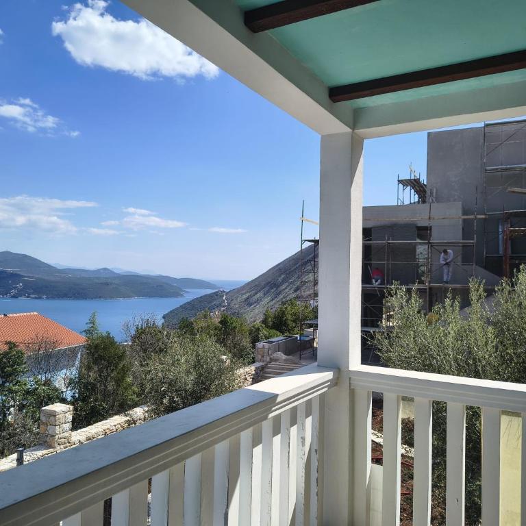 Villa Maestral - Three-Bedroom Villa - 14