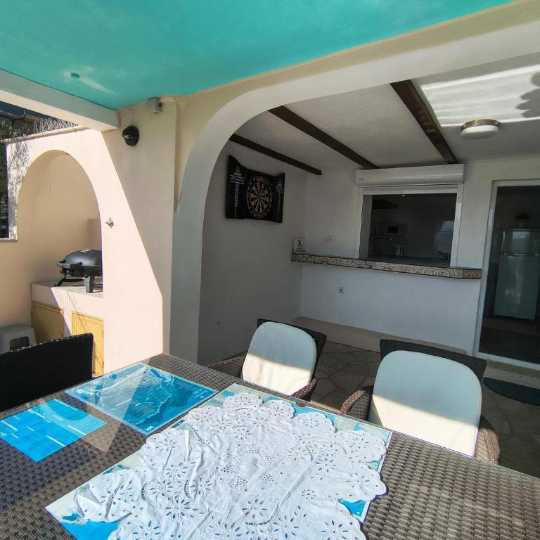 Villa Maestral - Three-Bedroom Villa - 17