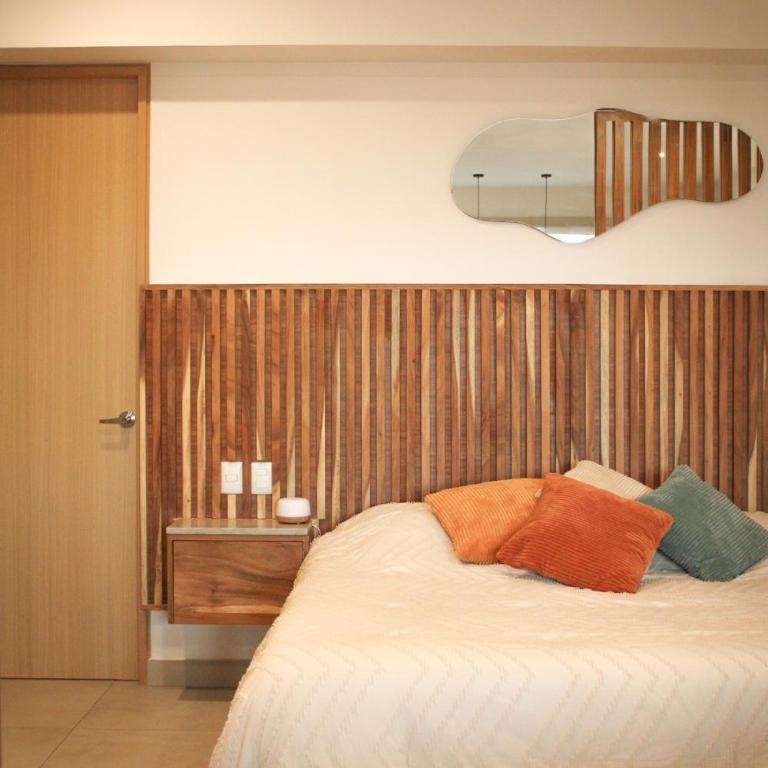 La Cozy Casa - One-Bedroom Apartment - 18