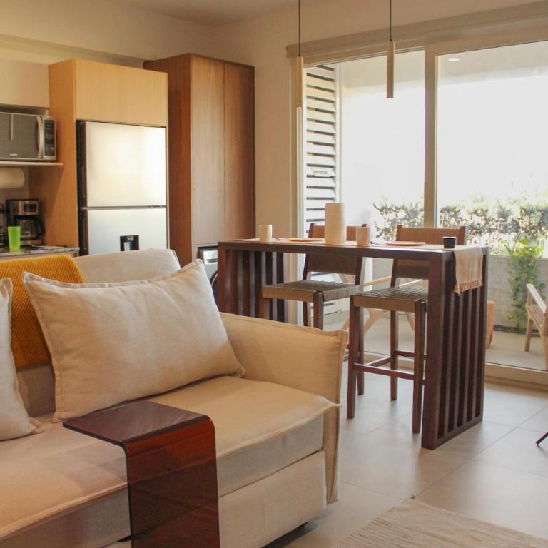 La Cozy Casa - One-Bedroom Apartment - 35