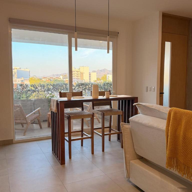 La Cozy Casa - One-Bedroom Apartment - 56
