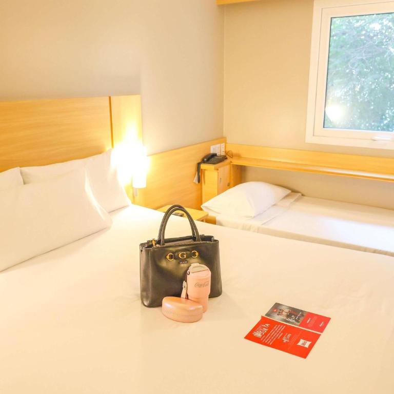 ibis Lima Larco Miraflores - Habitación Estándar - 1 cama doble y 1 individual - 6