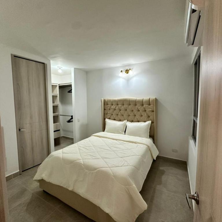 Amazing Apto cerca a la playa de 2 dormitorios ,WiFi,Parking,AC,Pool,Gym, Coworking Cartagena - Two-Bedroom Apartment - 15