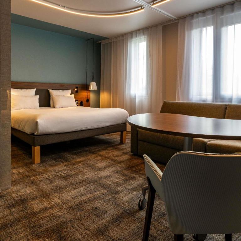 Novotel Suites Reims Centre - Suite Lit Queen-Size avec Canapé-Lit - 2