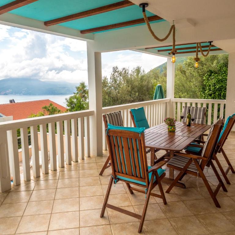 Villa Maestral - Three-Bedroom Villa - 2