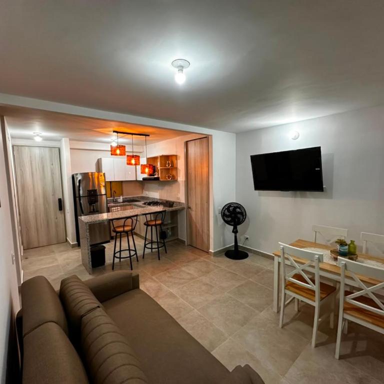 Amazing Apto cerca a la playa de 2 dormitorios ,WiFi,Parking,AC,Pool,Gym, Coworking Cartagena - Two-Bedroom Apartment - 11