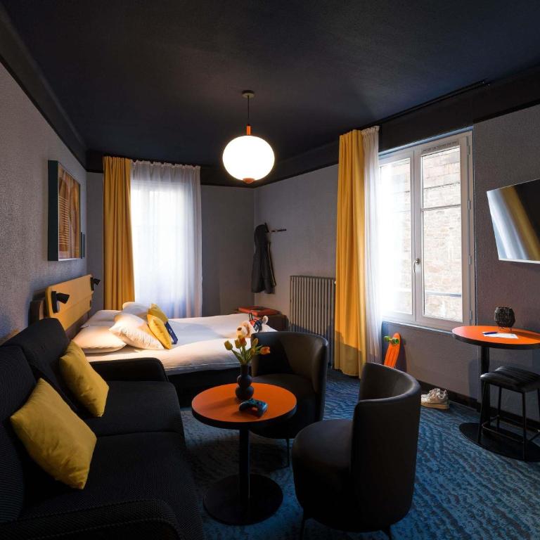 ibis Styles Saint Malo Centre Historique - Deluxe Suite with One Double Bed and Sofa - 1