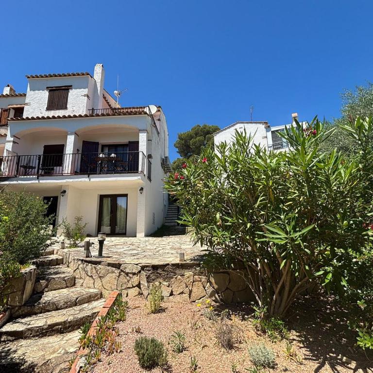 Casa con Jardín, Piscina, y Terrazas en Zona Tranquila Cerca de L'Estartit - ES-323-24 - Maison de Vacances - 23