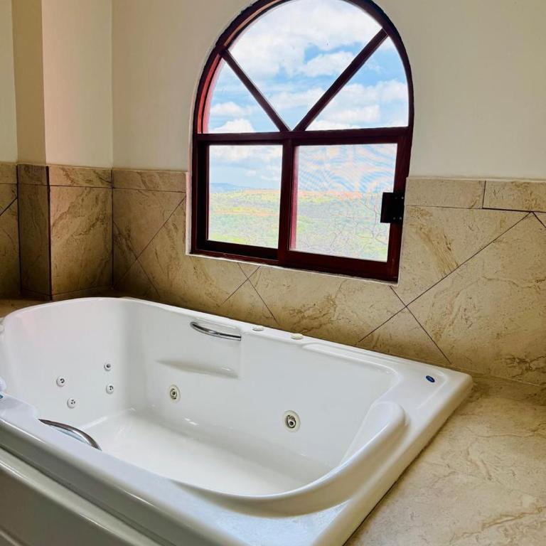 Hotel Boutique Nueva Escocia, Puebla - Suite con bañera de hidromasaje - 4