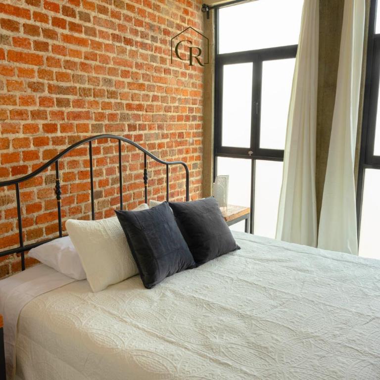 ÁMBAR LOFT - 1BR 1BA King Bed, AC & Private Terrace - One-Bedroom Apartment - 14