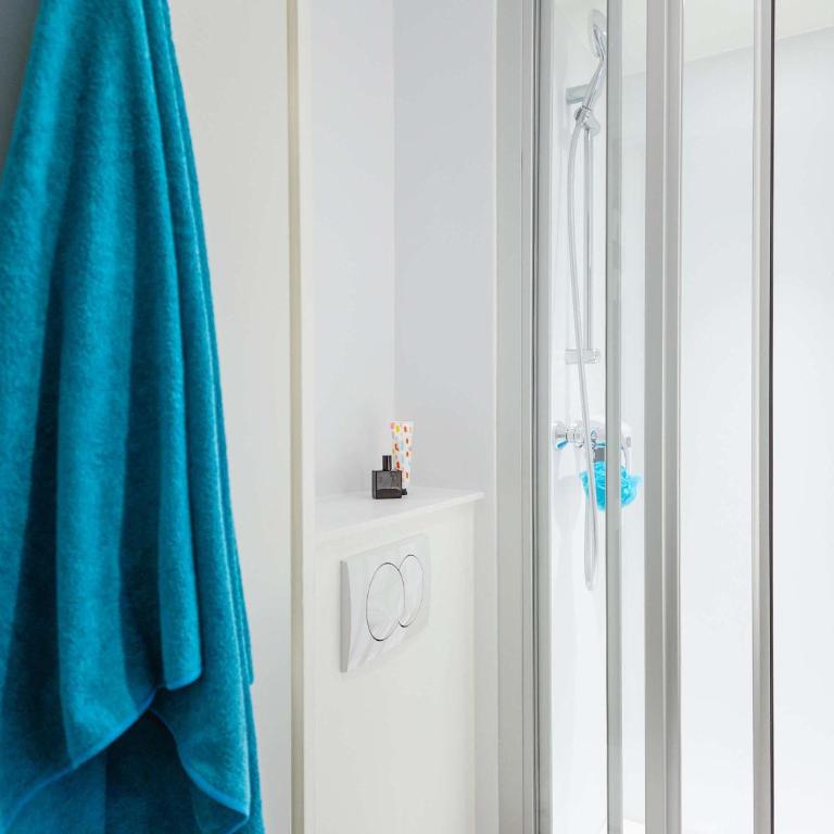 HotelF1 Paris Saint Ouen Marché Aux Puces - Chambre Cabrio avec Salle de Bains Privative - 7
