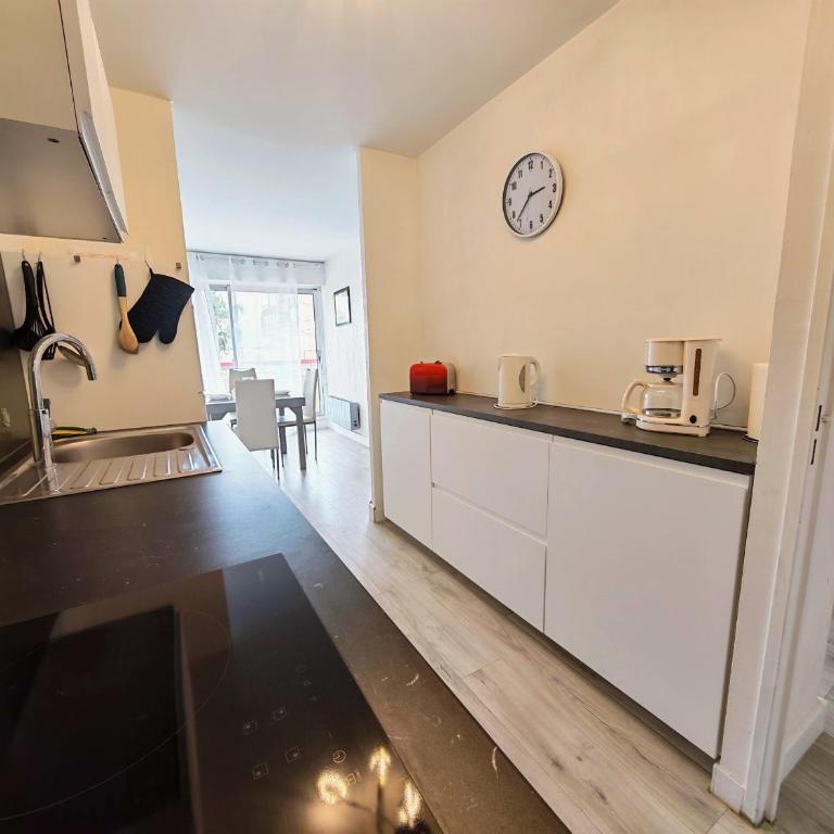 Appartement T3 avec parking, vue mer & montagne - FR-1-794-180 - Apartment - 8
