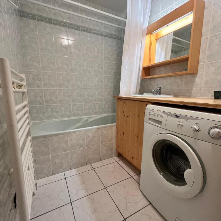 Appartement au centre du village - FR-1-624-194 - Apartment - 7