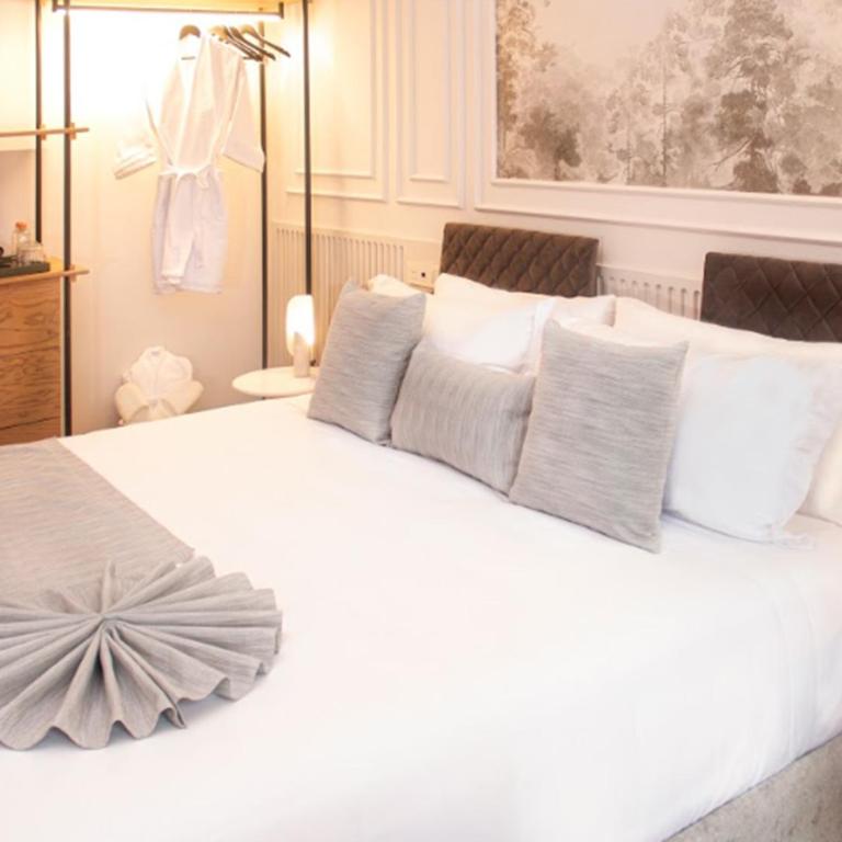 Oliver Luxury Experiences - Suite - 2