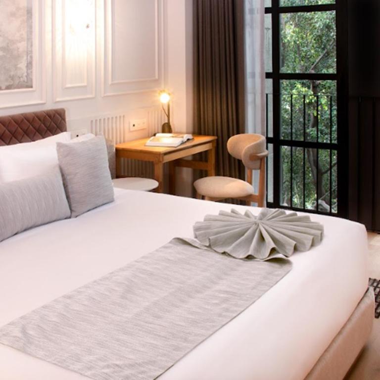 Oliver Luxury Experiences - Suite - 8