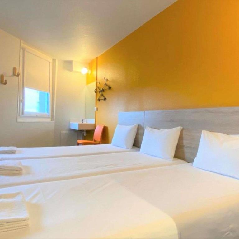 hotelF1 Paris Porte de Châtillon - Chambre Break avec 2 Lits Simples et Lit d’Appoint - 4