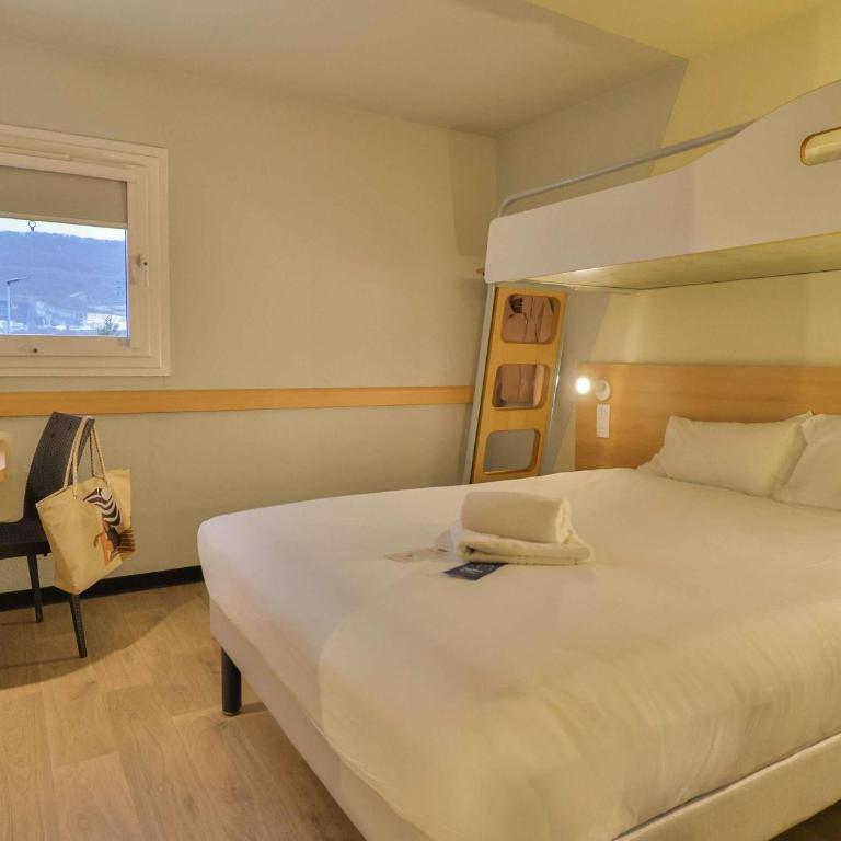 Hotel ibis budget Aix Les Bains - Grésy - Chambre Triple avec 1 Lit Double et 1 Lit Superposé - 2