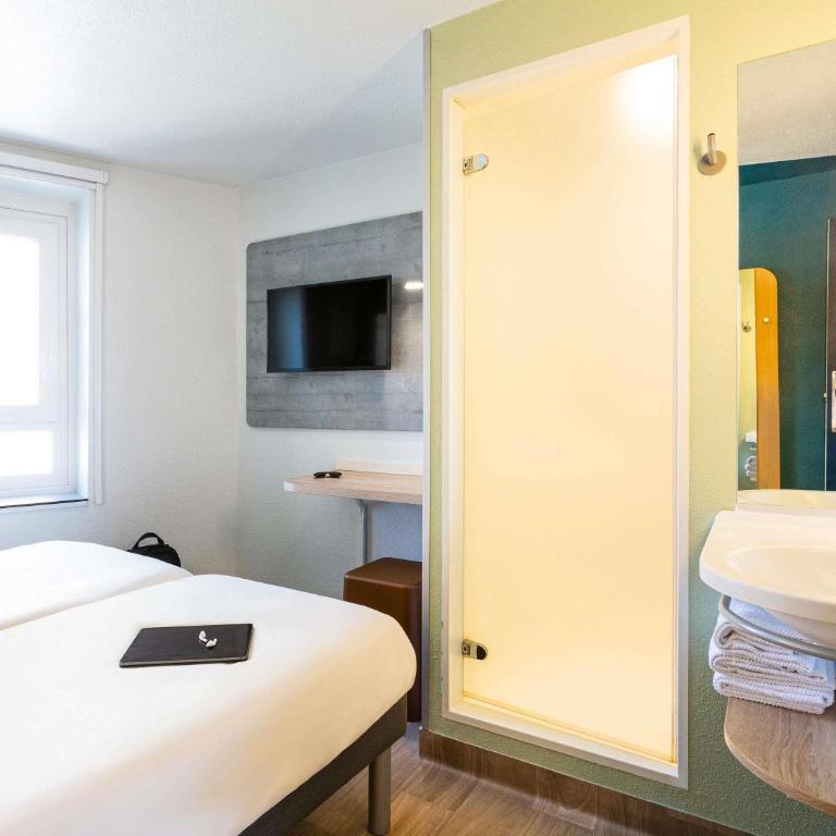 ibis budget Bordeaux Centre - Gare Saint Jean - Chambre Triple avec 2 Lits Simples et 1 Lit Superposé - 5
