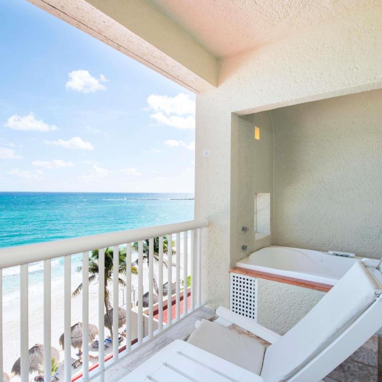 Club Regina Cancun - One-Bedroom King Suite with Jacuzzi, Balcony and Ocean View - 2