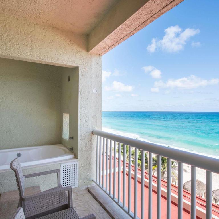 Club Regina Cancun - Two-Bedroom Deluxe King Suite with Jacuzzi, Terrace and Oceanfront View - 3
