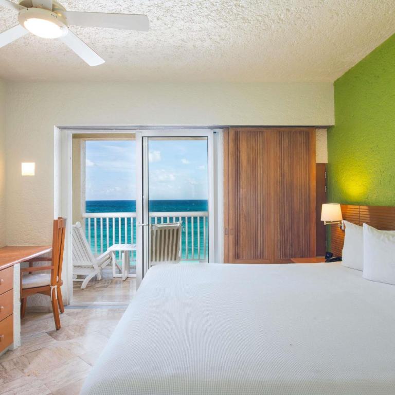 Club Regina Cancun - One-Bedroom King Suite with Jacuzzi, Balcony and Ocean View - 4