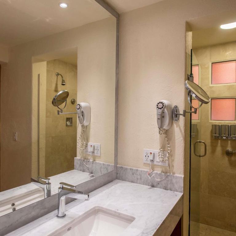 Club Regina Los Cabos - One-Bedroom King Suite with Jacuzzi, Terrace and Oceanfront View - 5