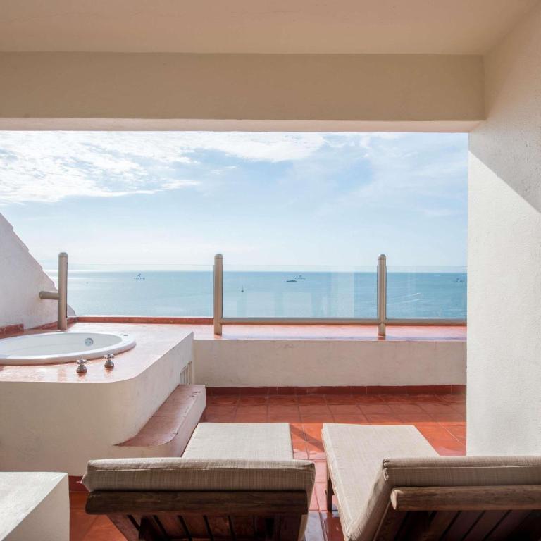 Club Regina Puerto Vallarta - Two-Bedroom Penthouse Deluxe King Suite with Jacuzzi and Ocean View - 1