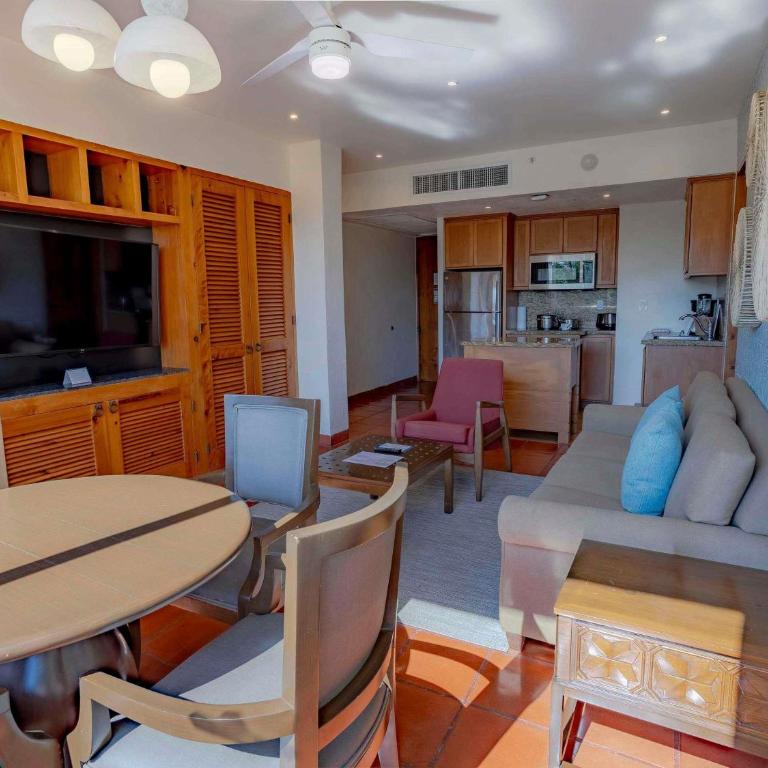 Club Regina Puerto Vallarta - One-Bedroom King Suite with Jacuzzi, Terrace and Partial Ocean View - 7