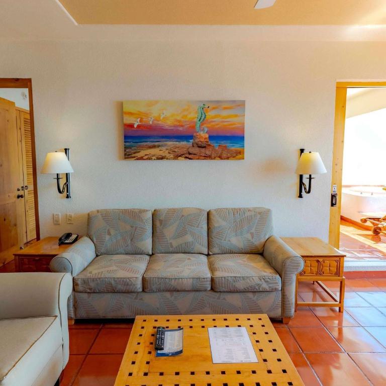 Club Regina Puerto Vallarta - One-Bedroom Penthouse King Suite with Jacuzzi and Harbor View - 5