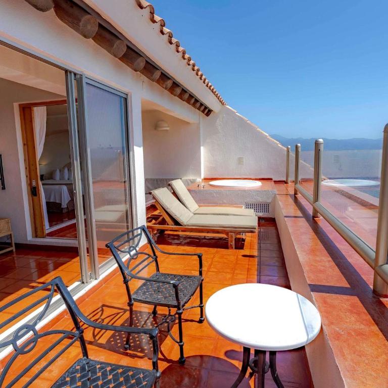 Club Regina Puerto Vallarta - One-Bedroom Penthouse King Suite with Jacuzzi and Ocean View - 8