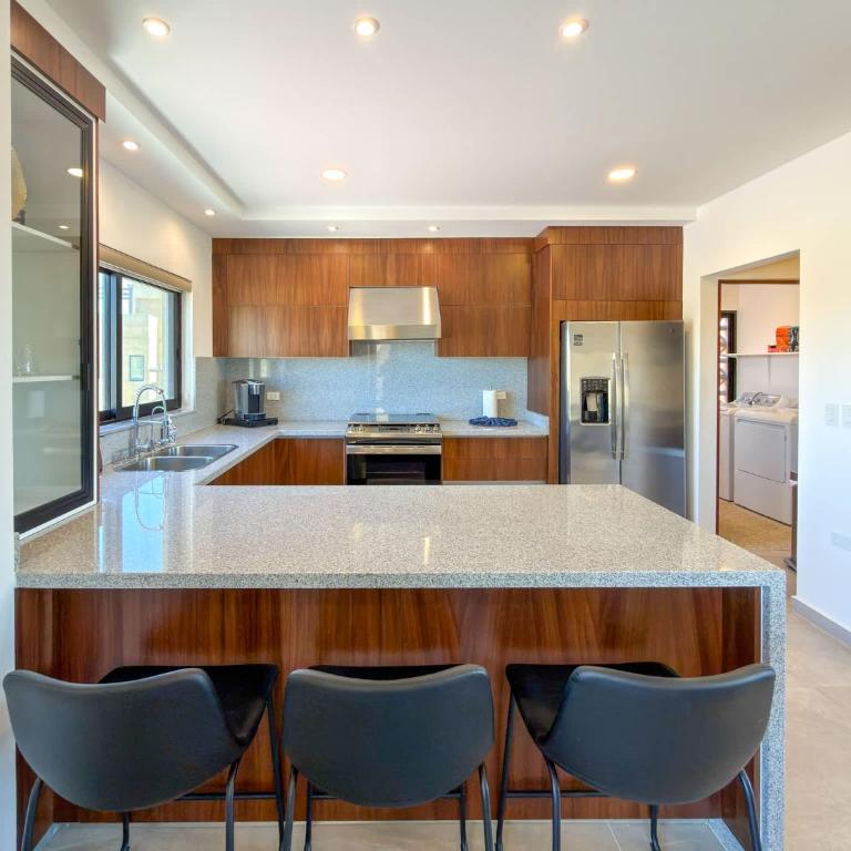 Luxury 3BR Villa Rooftop Pool Golf Views - Apartamento - 15