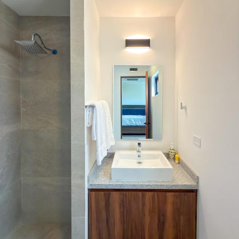 Luxury 3BR Villa Rooftop Pool Golf Views - Apartamento - 41
