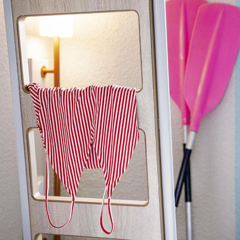 Ibis Budget Perpignan Sud - Chambre Triple avec 2 Lits Simples et 1 Lit Superposé - 4