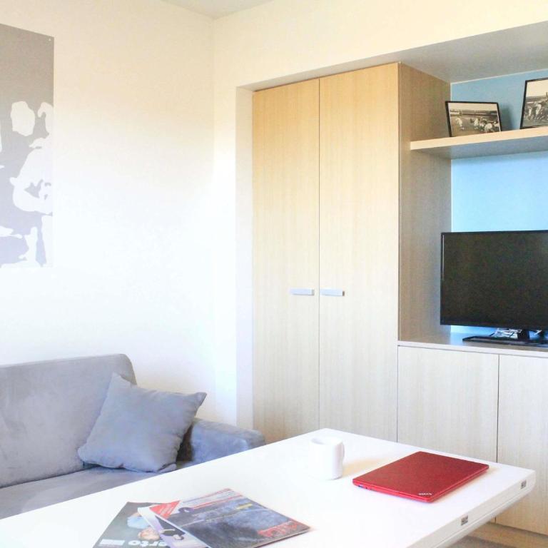 ibis Styles Toulouse Nord Sesquieres - Suite Familiar Estándar con 1 cama doble y sofá - 7